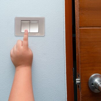 Placa 2 Apagadores Sencillos marca Lucek modelo BP02MP